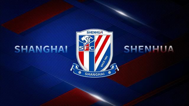 》首次在大 柳岩穿深V蕾丝白裙秀“胸器” 牵骆驼游走沙漠 2015-07-31 7月30日，柳岩在微博晒出一组牵着骆驼游走于沙漠之间的美照。